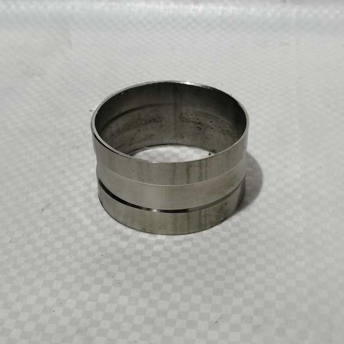 Втулка выпускного коллектора (соед.)740-1008038