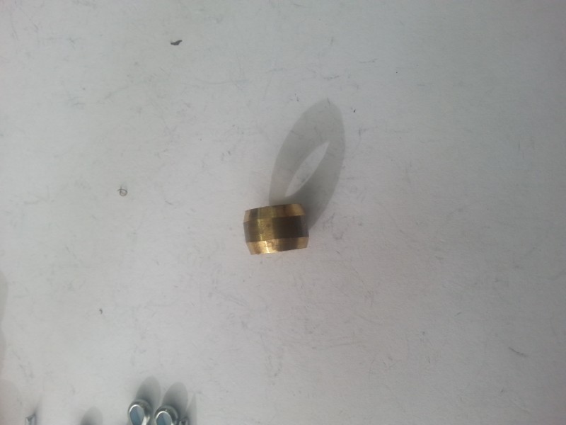 Муфта М10 латунная (бочонок) 864816